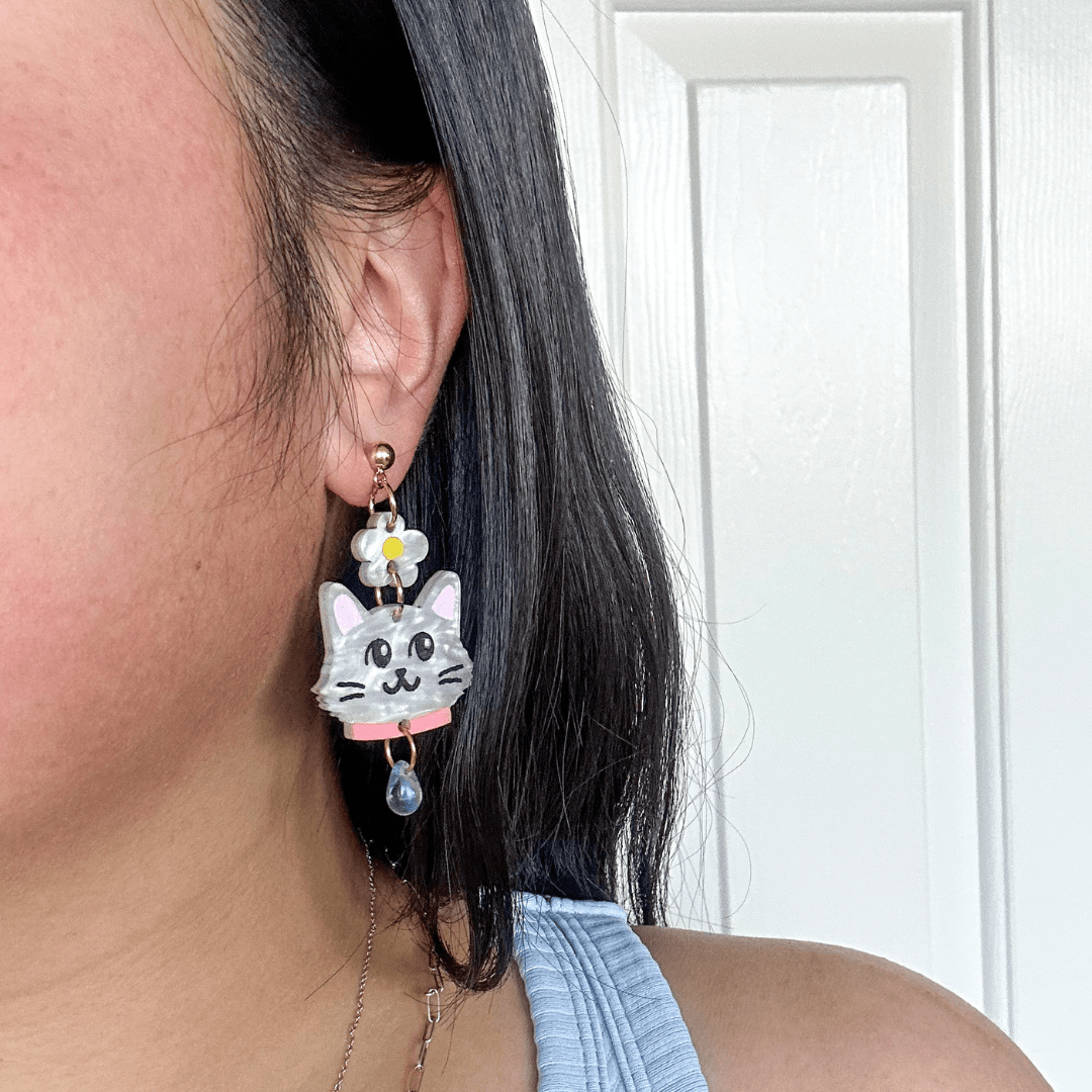 Little Daisy Cat Dangle (SINGLE)
