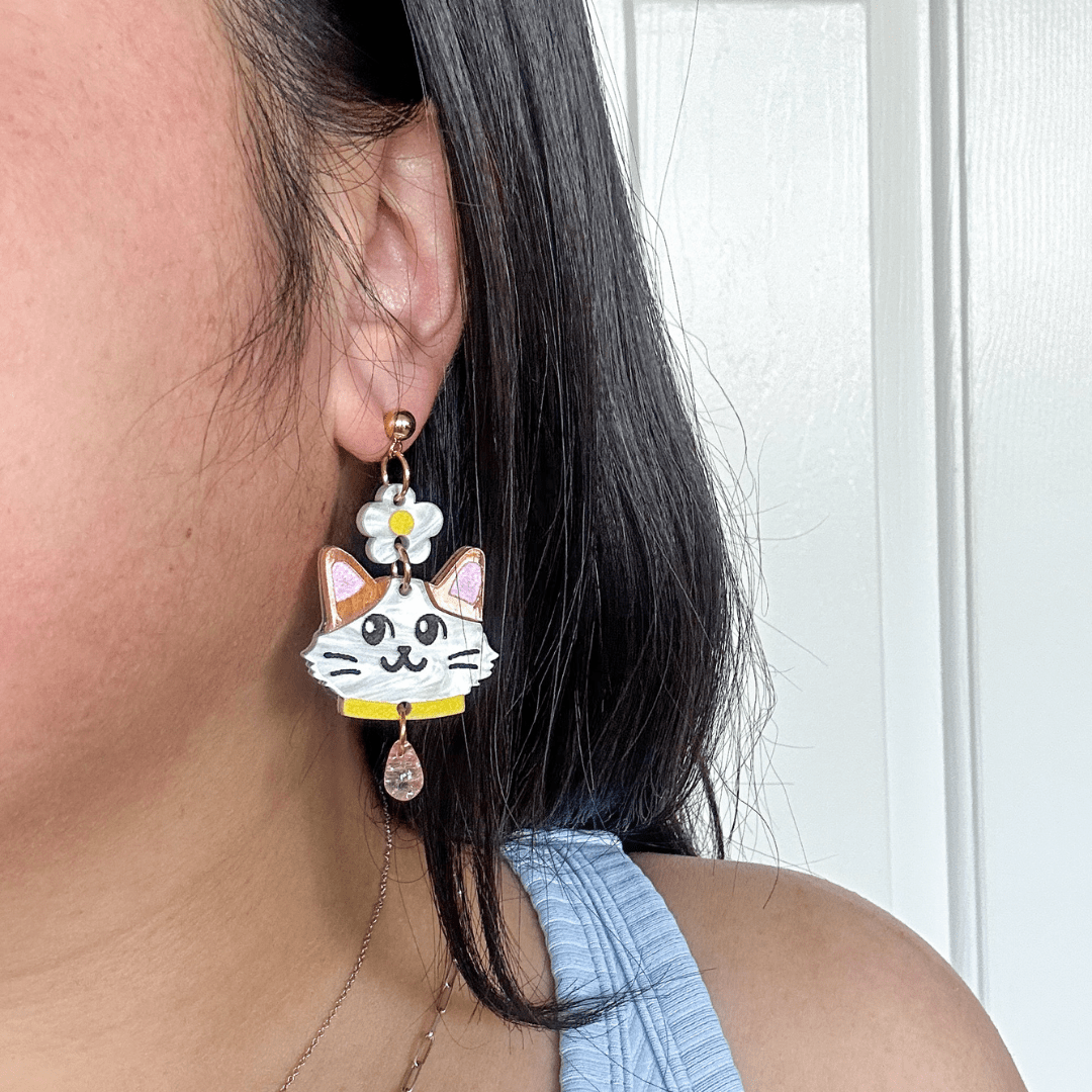 Little Daisy Cat Dangle (SINGLE)