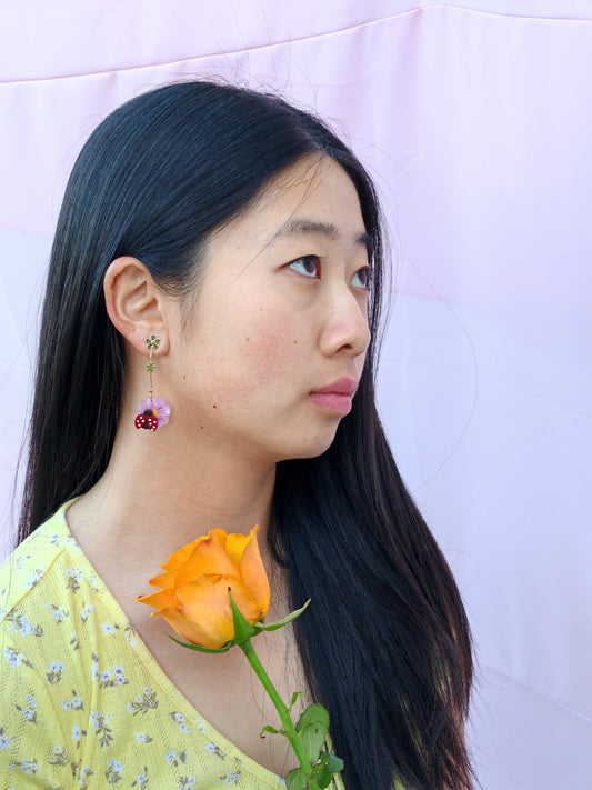 Ladybug Daisy Drops//Flower Earring//Spring Flower Earrings//Statement Earring//Acrylic Earring//Gift for Her//Cute Earrings