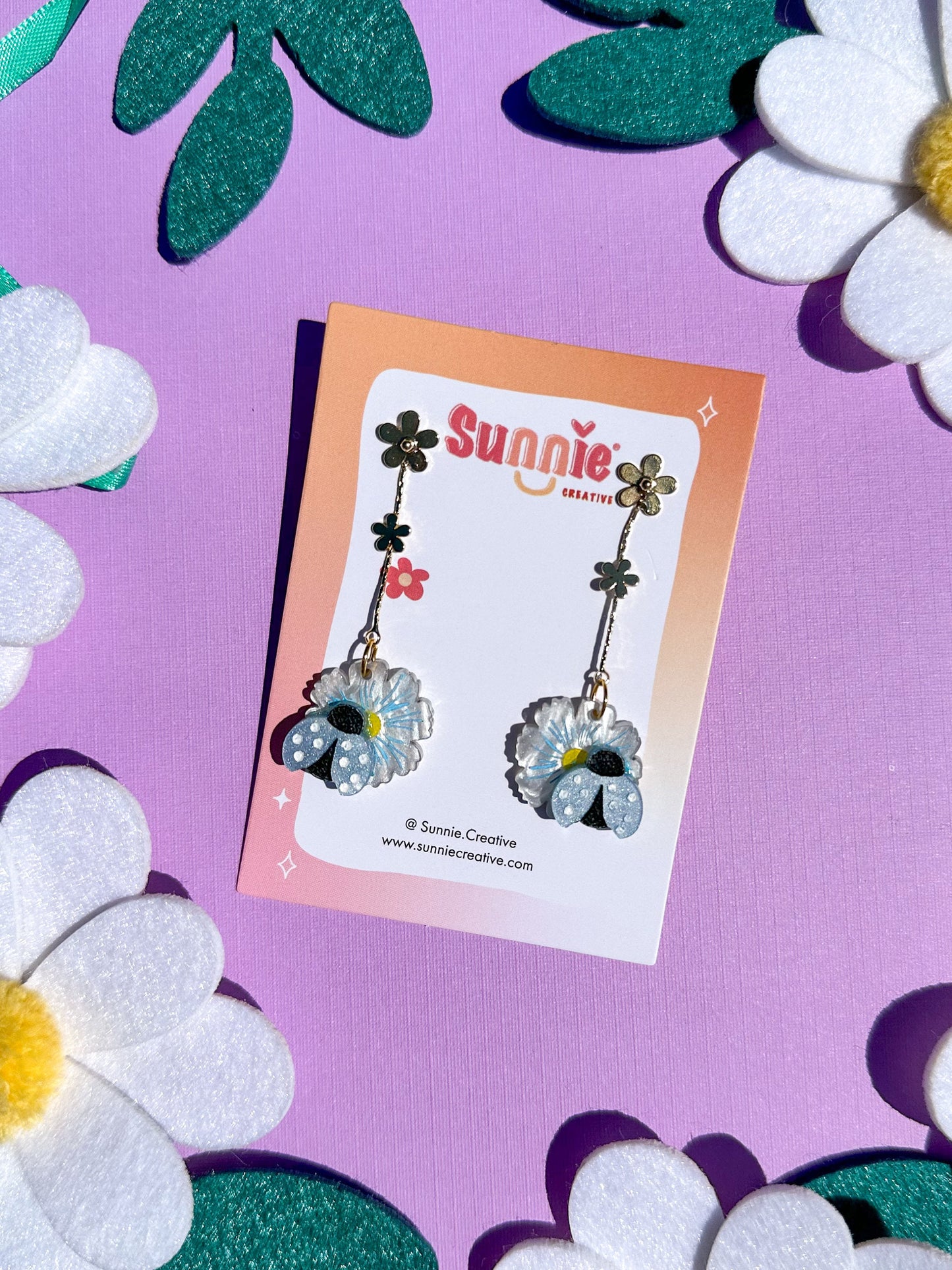 Ladybug Daisy Drops//Flower Earring//Spring Flower Earrings//Statement Earring//Acrylic Earring//Gift for Her//Cute Earrings