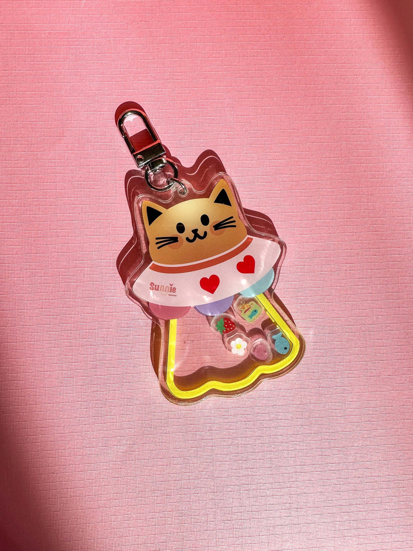 Cat UFO Shaker Acrylic Keychain//Cartoon Art Style Double-Sided Epoxy Glitter Charm//Cute Cat Lover Gift//Animal Keychain