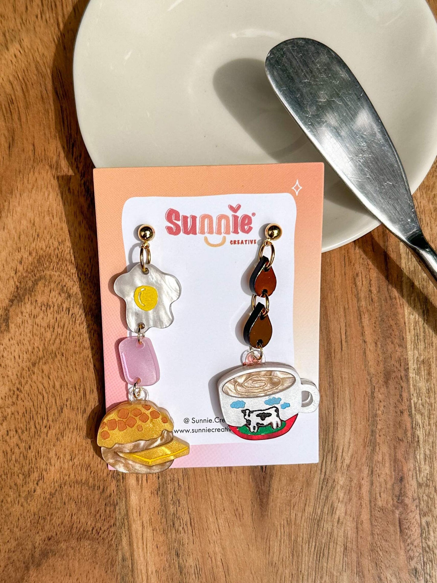 Hong Kong Cafe Breakfast Mismatch Earrings//Statement Earring//Acrylic Earrings //Asian Food Earrings//Pineapple Bun//Gift for Foodie
