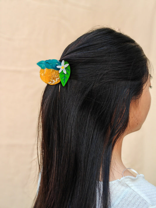 Orange Hair Claw Clip//Trendy Hair Claw//Fruit Hair Clip//Vibrant Fruit Design//Summer Hair Clip//Gift for Fashion Lover//Hair Accessories