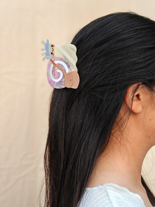 Snail Mail Hair Claw Clip//Trendy Hair Claw//Snail Claw Clips//Garden Party//Summer Hair Clip//Gift for Fashion Lover//Hair Accessories