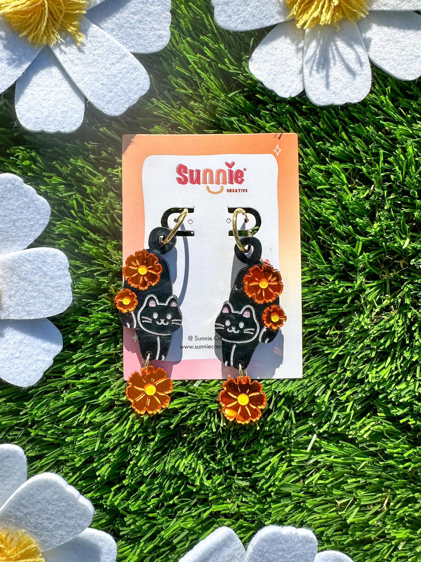 Black Cat with Cosmos Earrings//Birth Month Flower//Lightweight Jewelry Gift for Cat Lovers//Unique Handmade Accessories//Cat Art