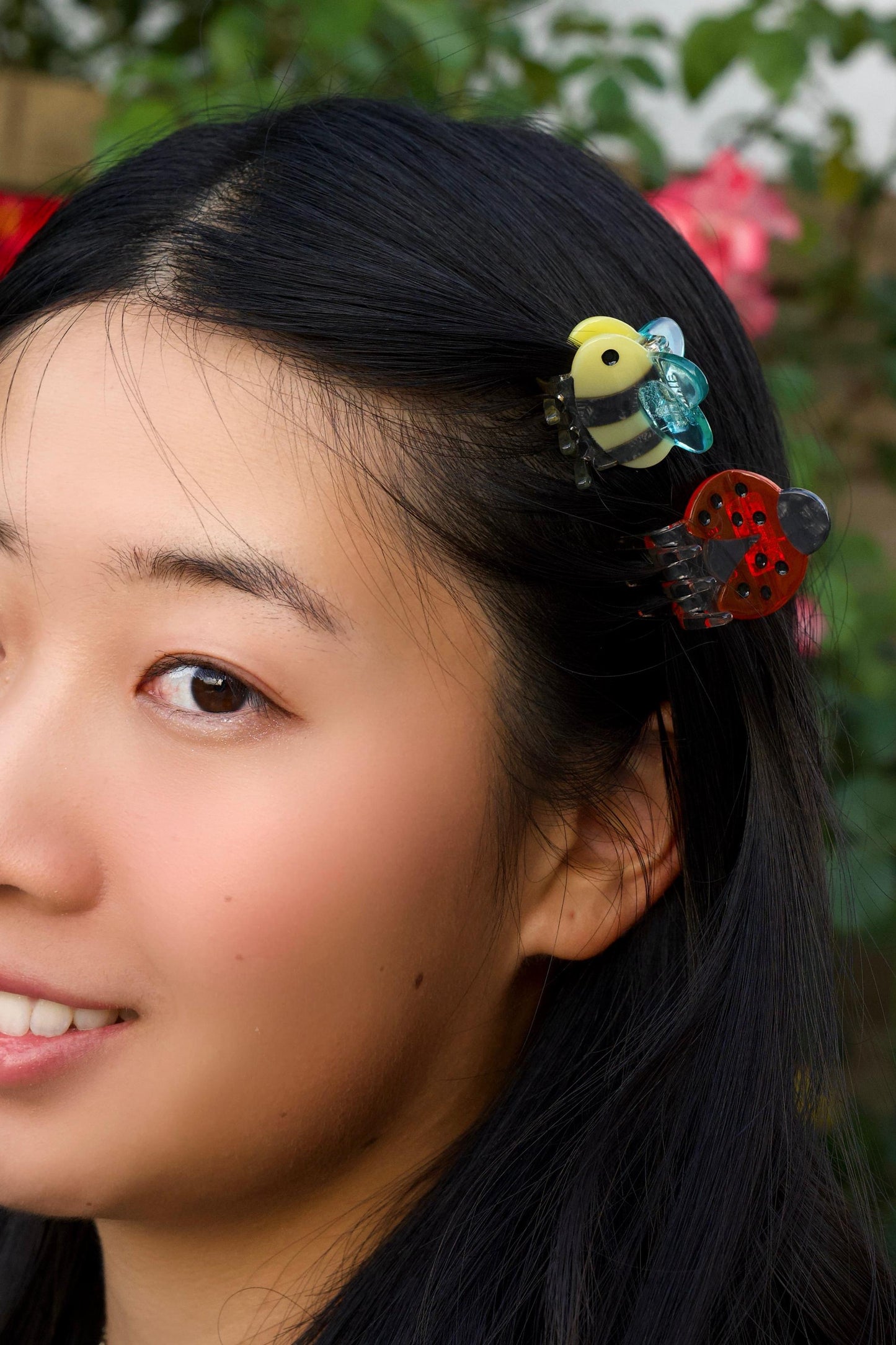 Mini Lady Bug Hair Claw Clip//Cute Lady Bug Hair Accessory for Women//Stylish Floral Gift//Trendy Hair Claw//Gift for Fashion Lover