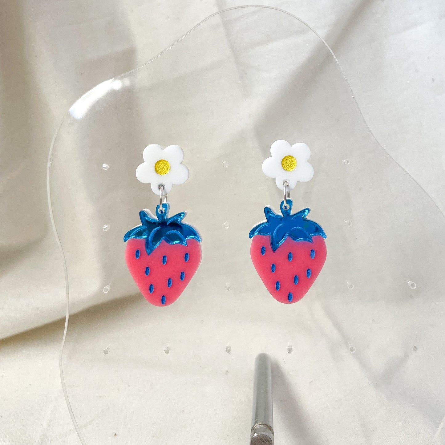 Strawberry Acrylic Earring//Strawberry Flower Earring//Statement Earring//Acrylic Earring//Spring Earring