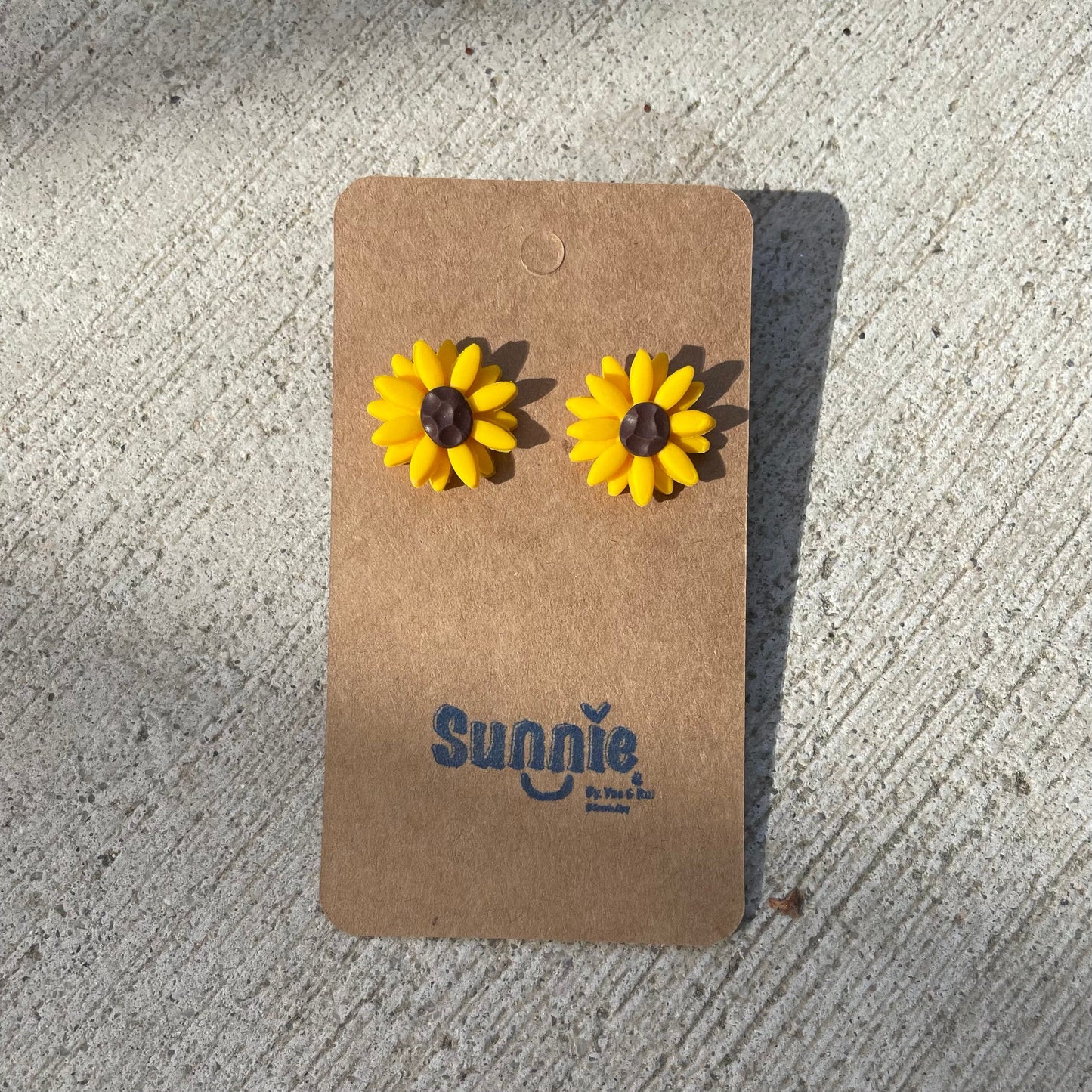 Daisy Studs//Flower Polymer Clay Earrings//Sunflower Studs