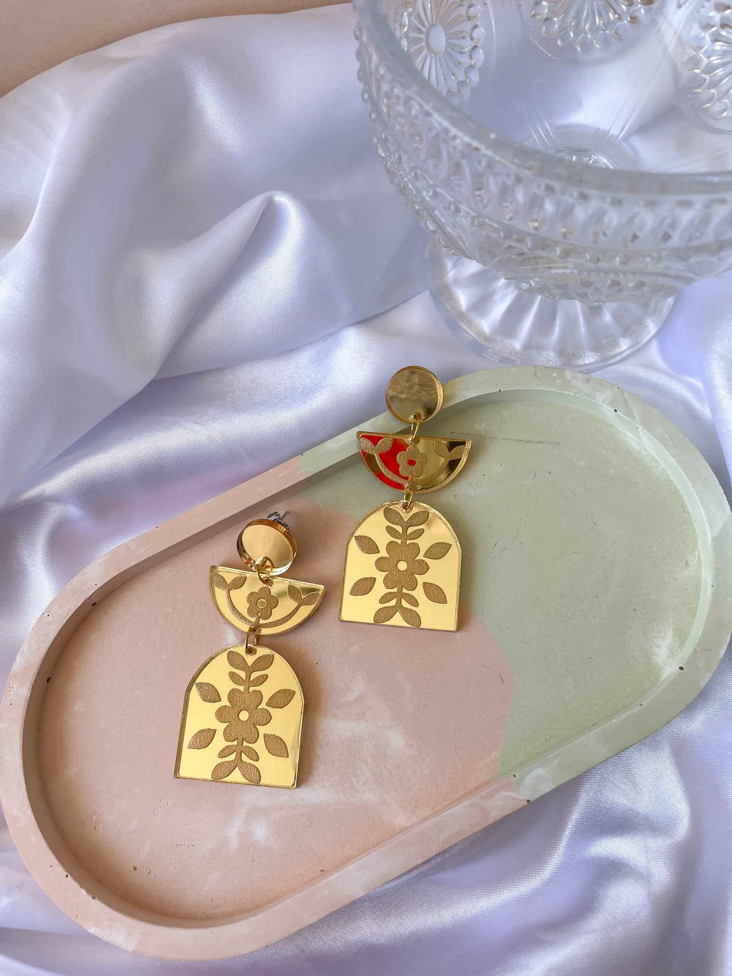 Folk Floral Earring//Statement Earring//Acrylic Earring//Flower Earring//Folk Floral