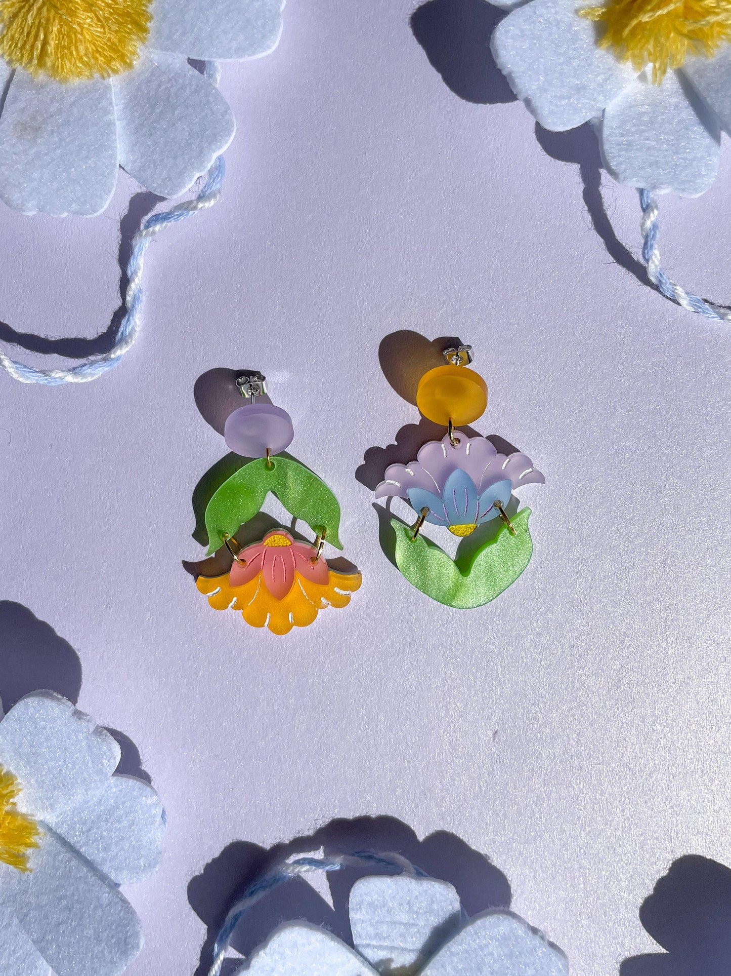 Mismatch Blooming Daisy//Flower Earring//Spring Flower Earrings//Statement Earring//Acrylic Earring//Daisy Earrings//Cute Earrings