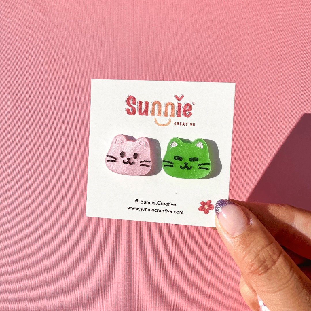 Mismatch Cat Studs//Cat earrings//cat jewelry//cute animal earrings//quirky fashion//fun jewelry//Cute gift for cat lovers