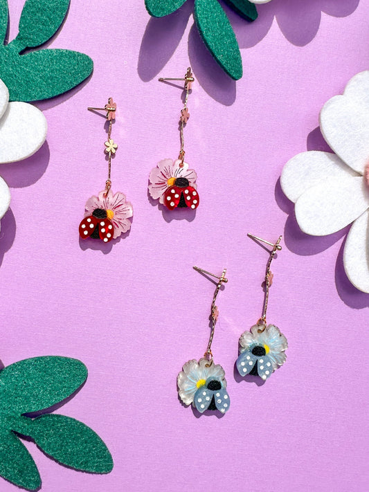 Ladybug Daisy Drops//Flower Earring//Spring Flower Earrings//Statement Earring//Acrylic Earring//Gift for Her//Cute Earrings