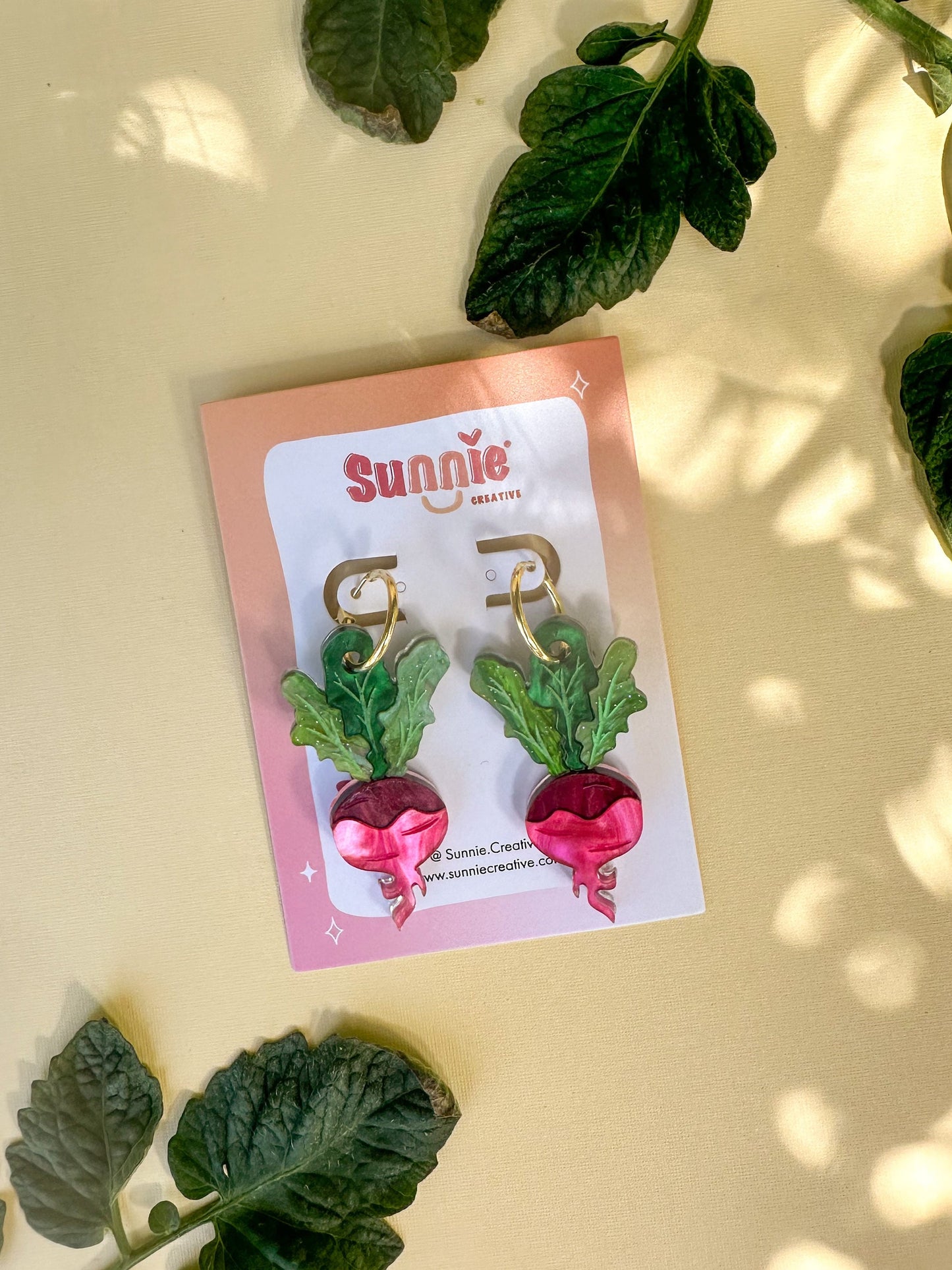 Ruby Radish Dangle//Statement Earring//Acrylic Earring//Vegetables Earrings//Summer Earrings