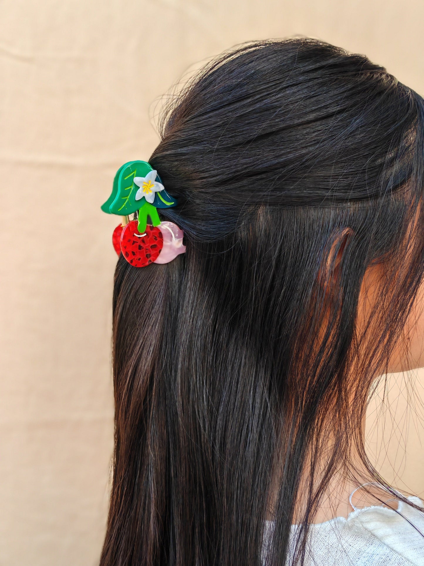 Cherry Hair Claw Clip//Trendy Hair Claw//Fruit Hair Clip//Vibrant Fruit Design//Summer Hair Clip//Gift for Fashion Lover//Hair Accessories