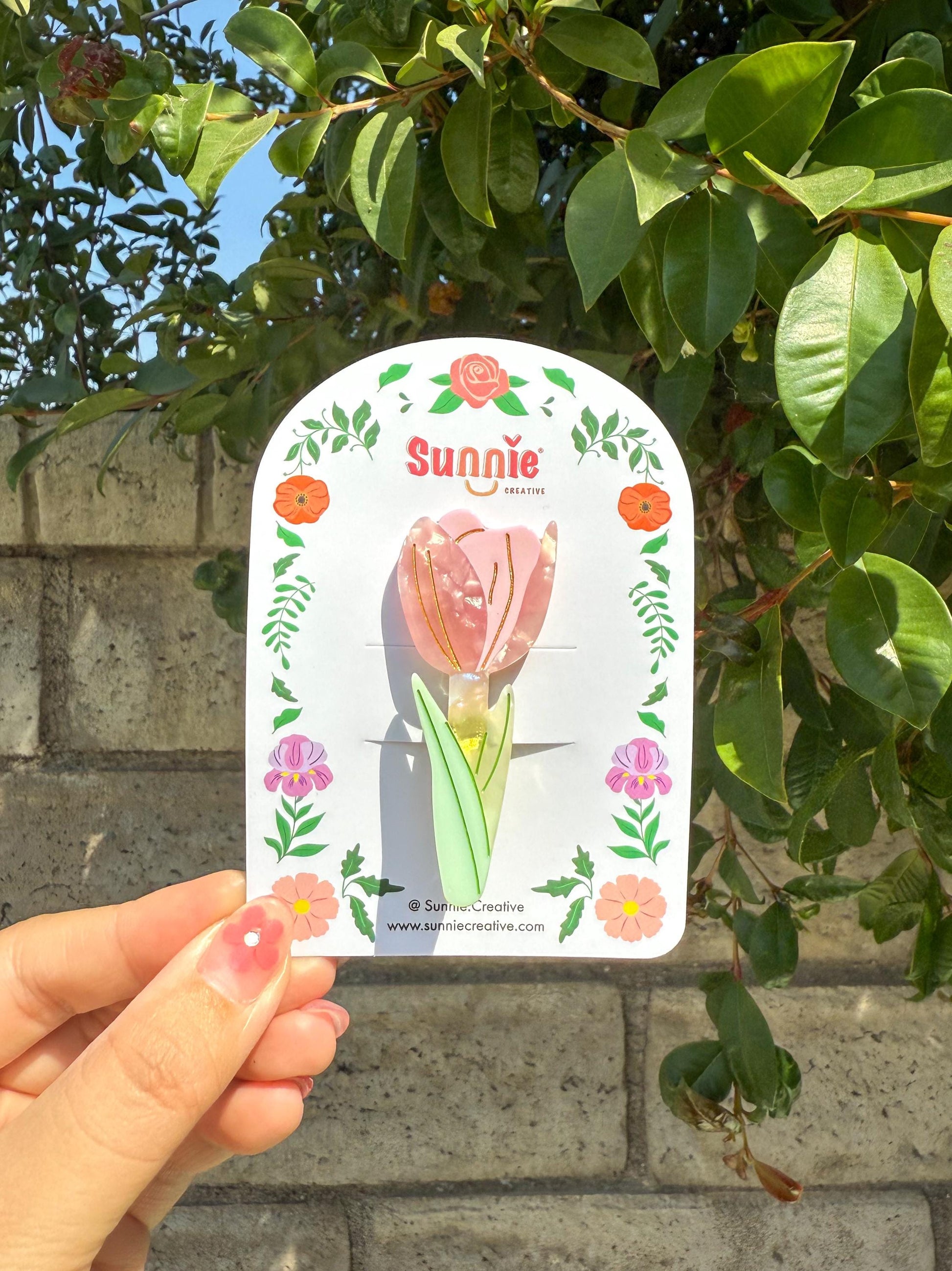 Tulip Hair Clip/Brooch//Cute Flower Hair Accessory for Women//Stylish Floral Gift//Trendy Hair Claw//Gift for Fashion Lover