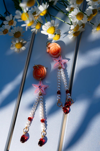 Summer Treasure Earrings//Seashell earrings//Statement Earring//Acrylic Earring//Summer Earrings//Summer Vibe