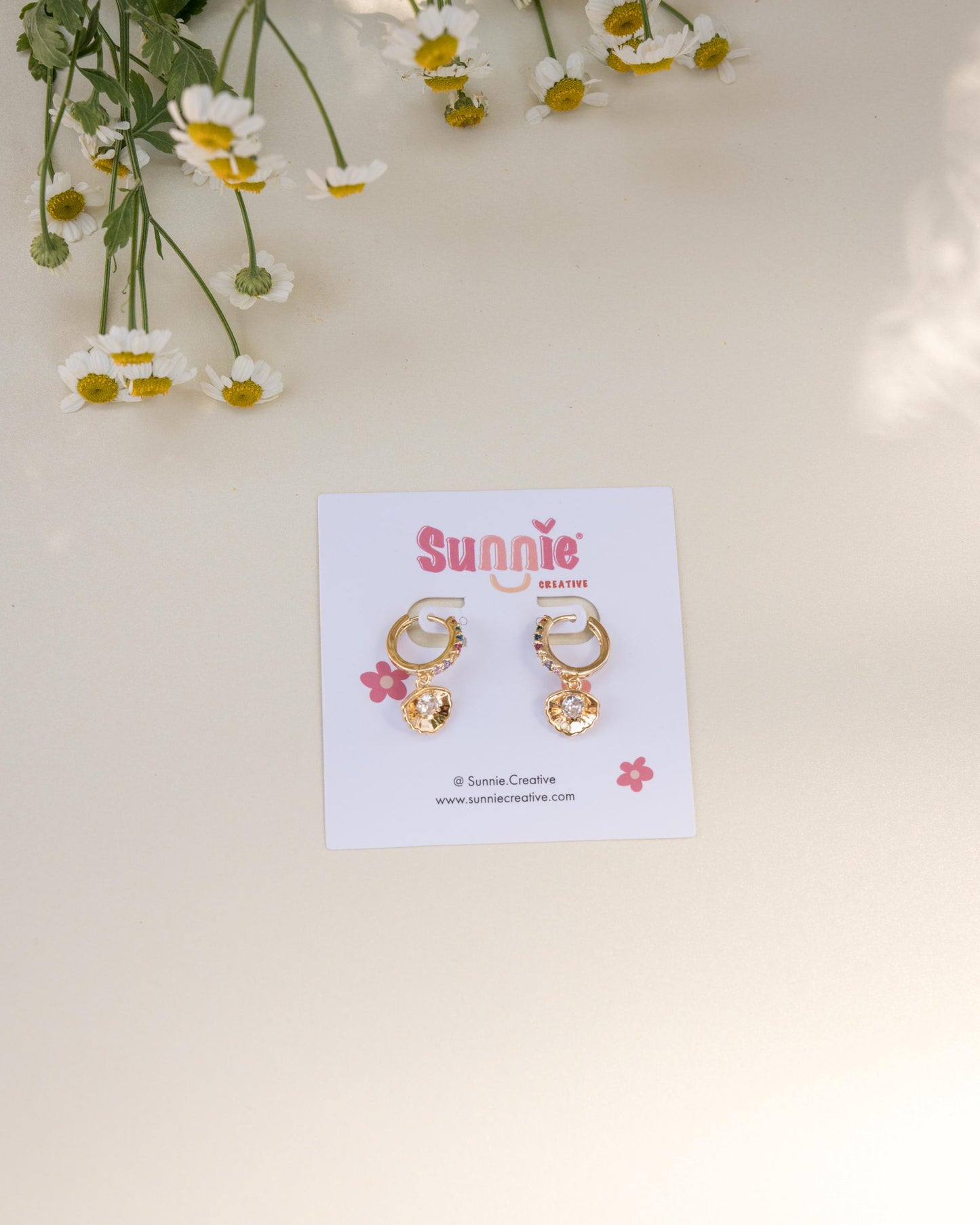 Shiny Seashell Earrings//Statement Earring//Acrylic Earring//Summer Earrings//Summer Vibe