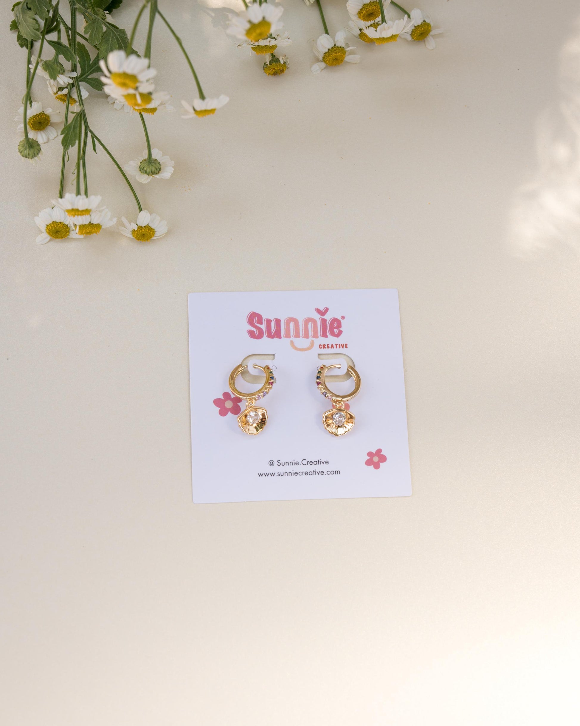 Shiny Seashell Earrings//Statement Earring//Acrylic Earring//Summer Earrings//Summer Vibe