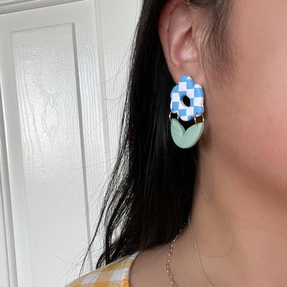 Checker Flower Studs//Flower Polymer Clay Earring//Statement Earring//Handmade Clay Earring//Spring Earring//Bee Earring