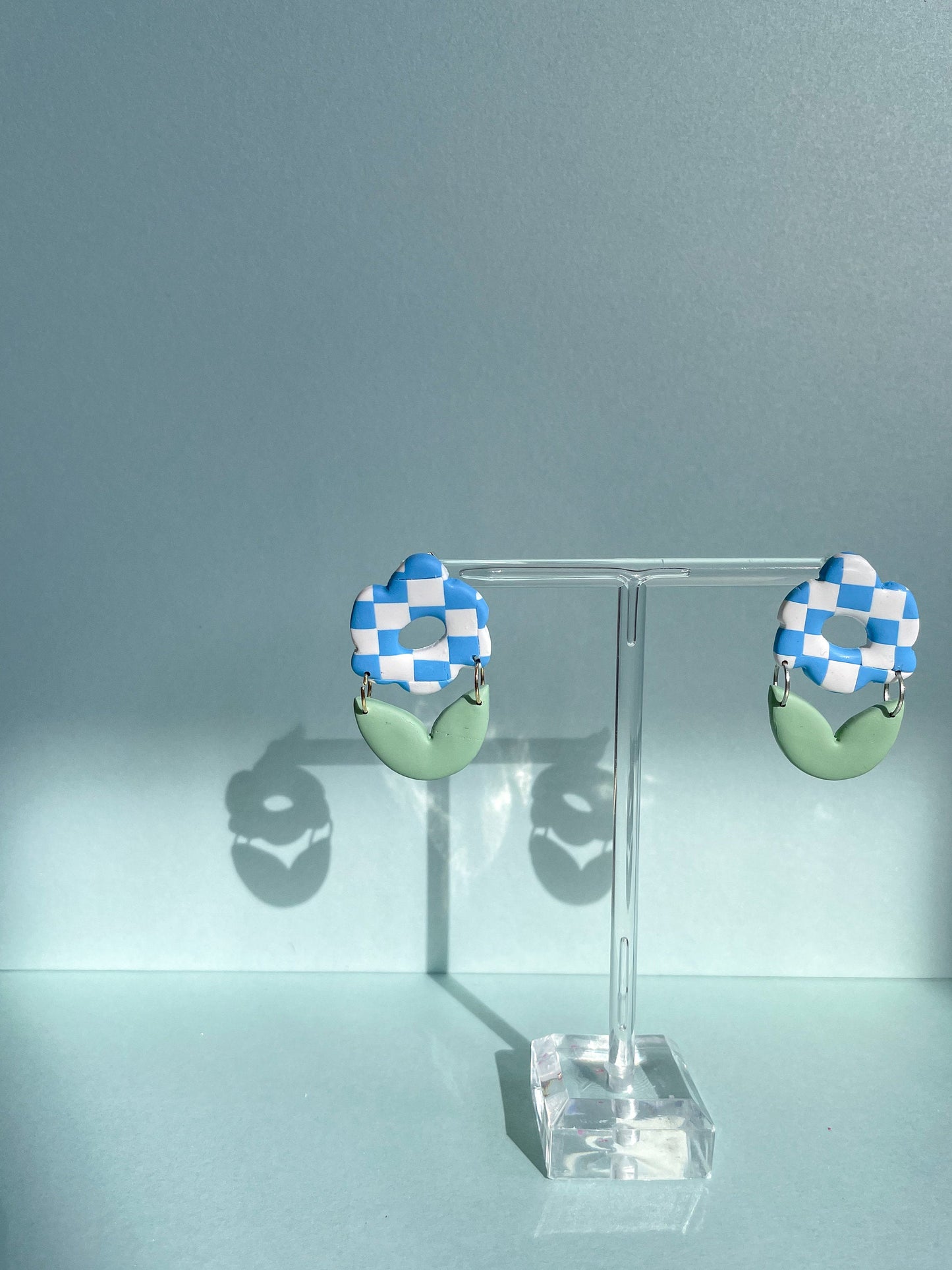 Checker Flower Studs//Flower Polymer Clay Earring//Statement Earring//Handmade Clay Earring//Spring Earring//Bee Earring
