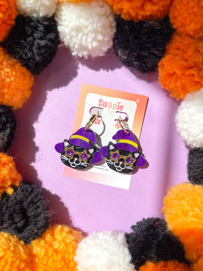 Witchy Black Cat//Halloween earrings// cat jewelry//spooky accessories//Halloween fashion//cute cat design//festive jewelry.