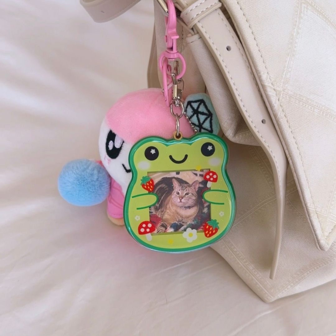 Magnetic Photo Holder Acrylic Keychain//Cartoon Art Style Double-Sided Epoxy Glitter Charm//Cute Cat Lover Gift//PC Keychain